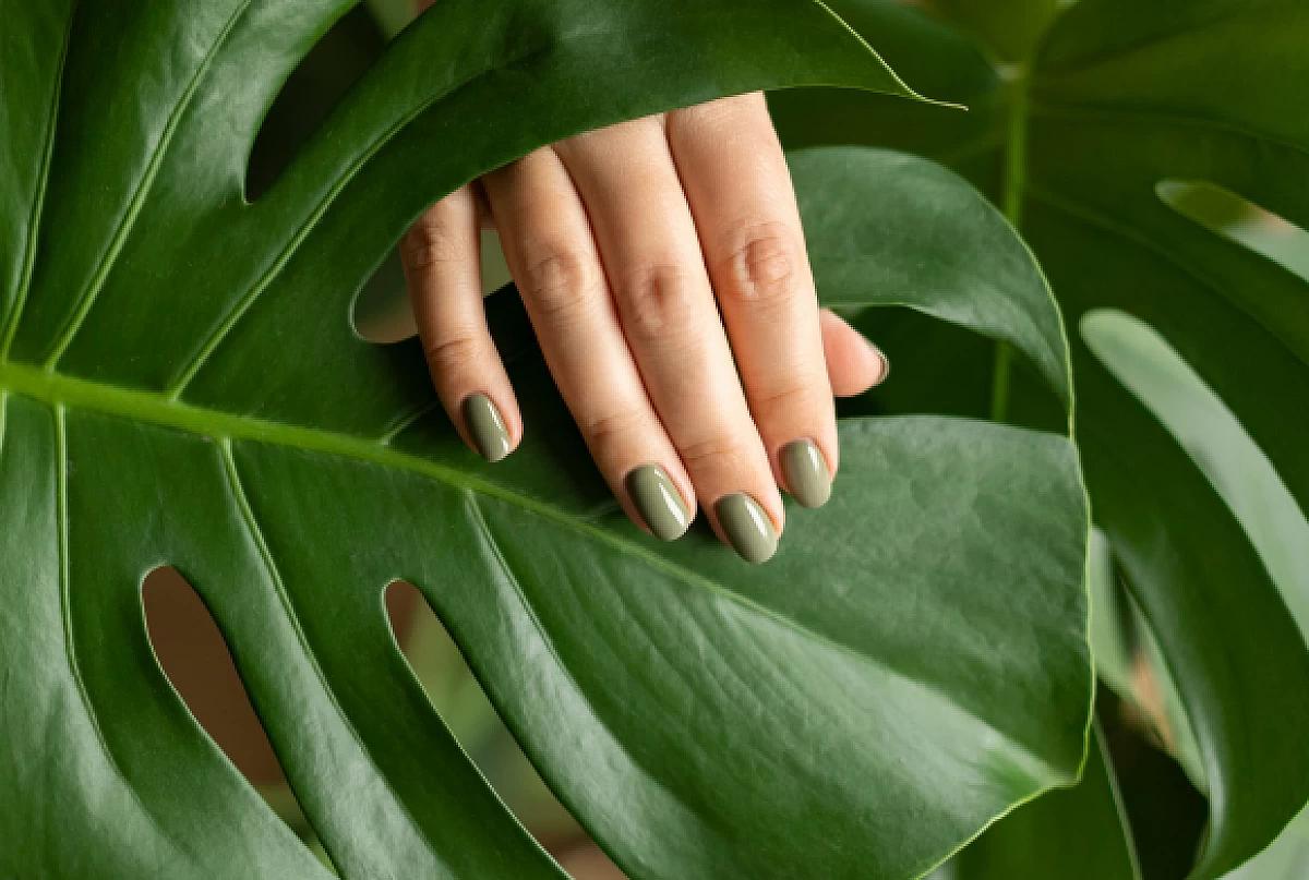 Vegan nail varnish in green